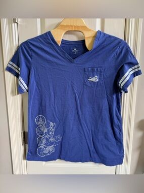 Disney Minnie Mouse Navy blue  neck tee with glitter. Size 2X